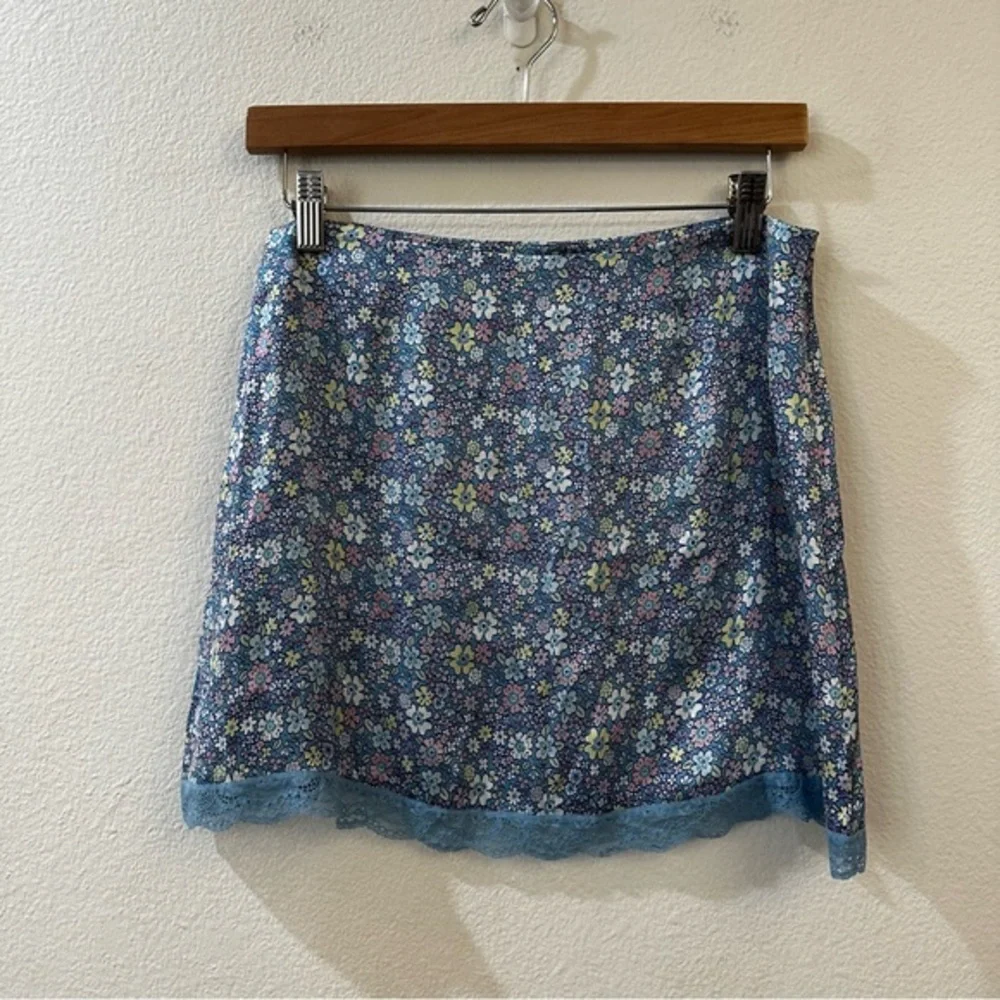 Frankie's Bikinis Blue Floral Lace-Trim Mini Skirt